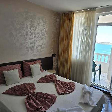 Orion Guest House 3*